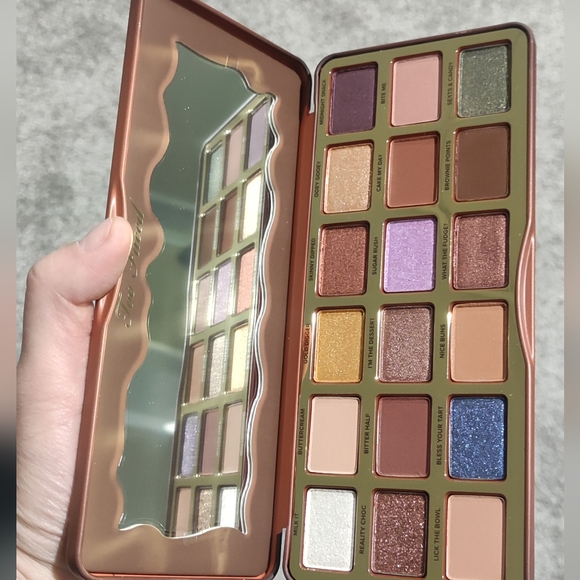 Too faced Better Than Chocolate Eye Shadow Palette - Picture 6 of 7